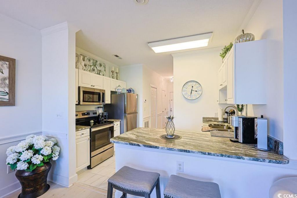 695 Riverwalk Dr. Photo 16