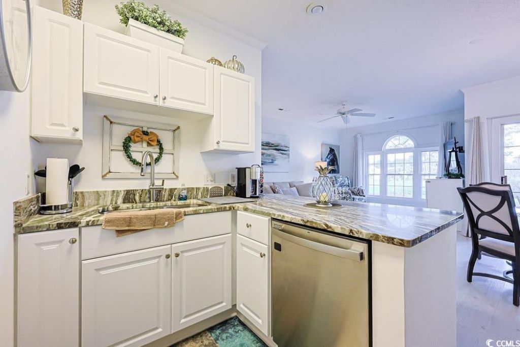 695 Riverwalk Dr. Photo 17