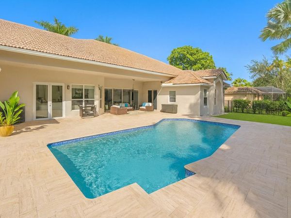 1290 Manor Court, Weston, FL 33326