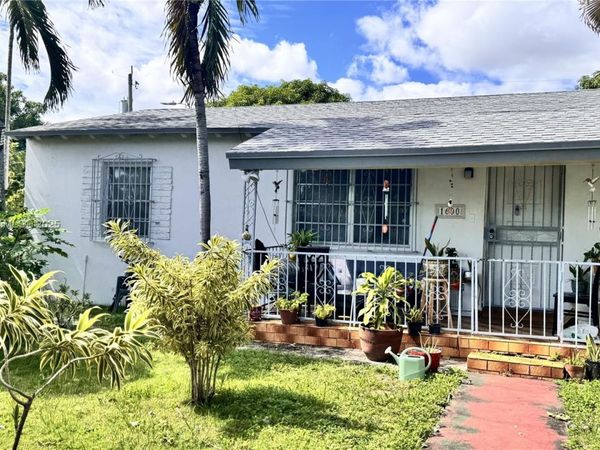 1600 NW 36th Ave, Miami, FL 33125