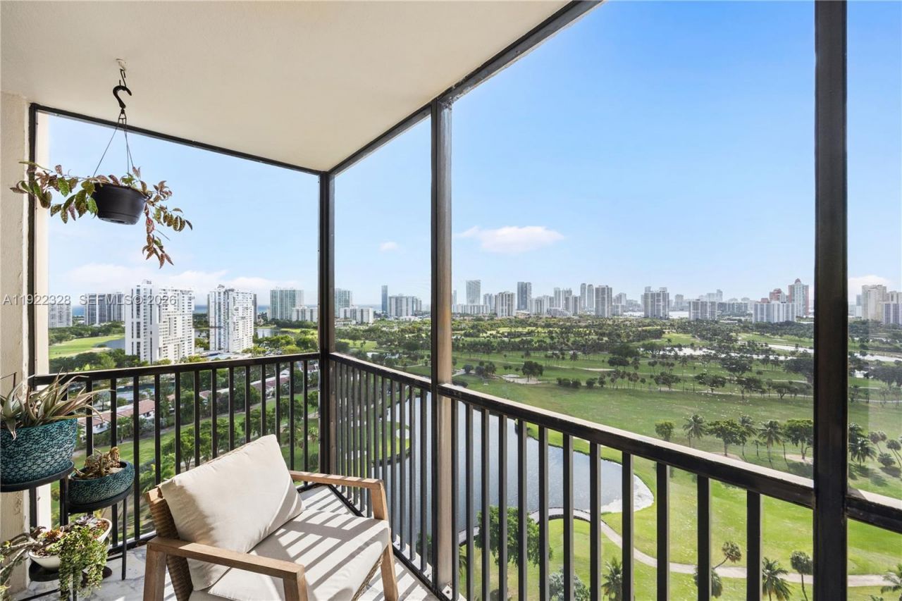 20379 W Country Club Dr, Unit 2333, Aventura, FL 33180 Photo