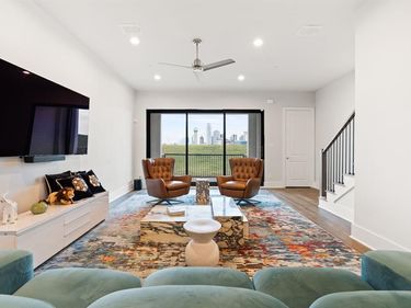 381 E Greenbriar Lane, Unit 1603, Dallas, TX 75203