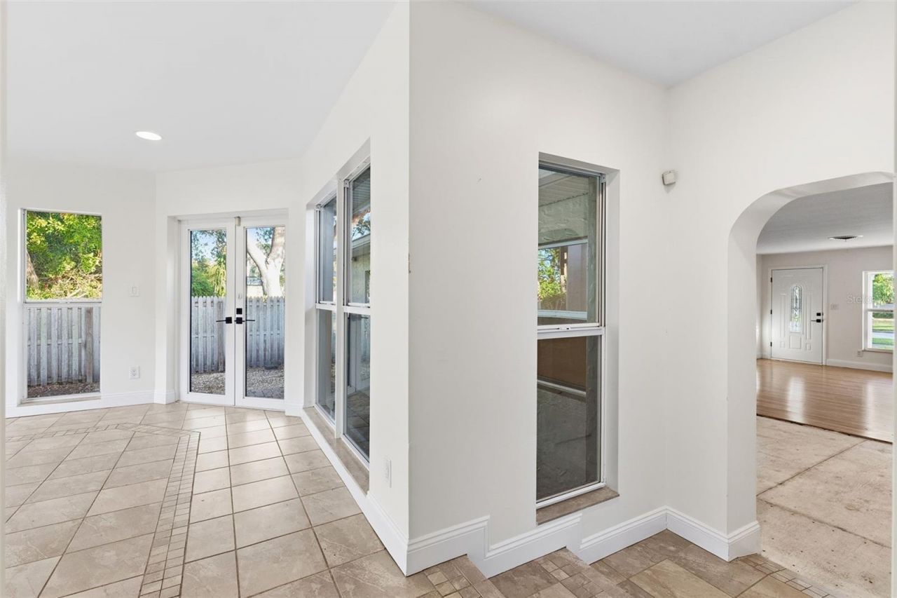 218 Catalan Boulevard Ne, Saint Petersburg, FL 33704 Photo