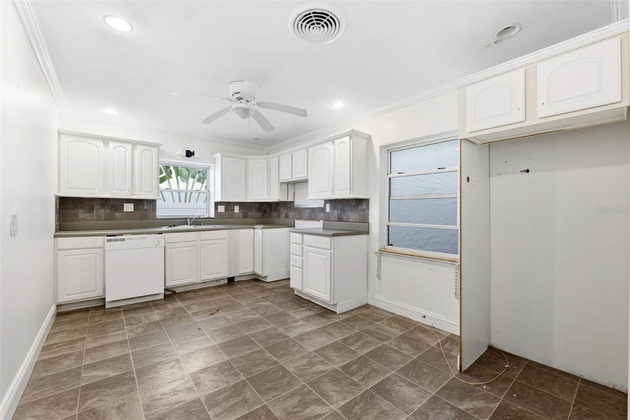 218 Catalan Boulevard Ne, Saint Petersburg, FL 33704 Photo