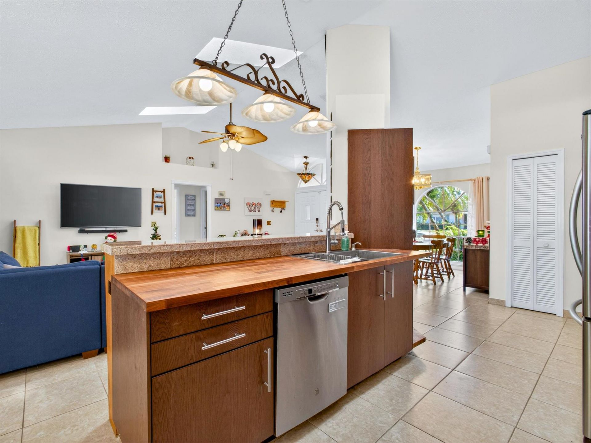 529 SE Fallon Drive, Port Saint Lucie, FL 34983 Photo