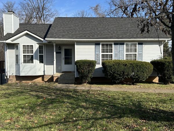 586 Somerset Ln, Clarksville, TN 37042
