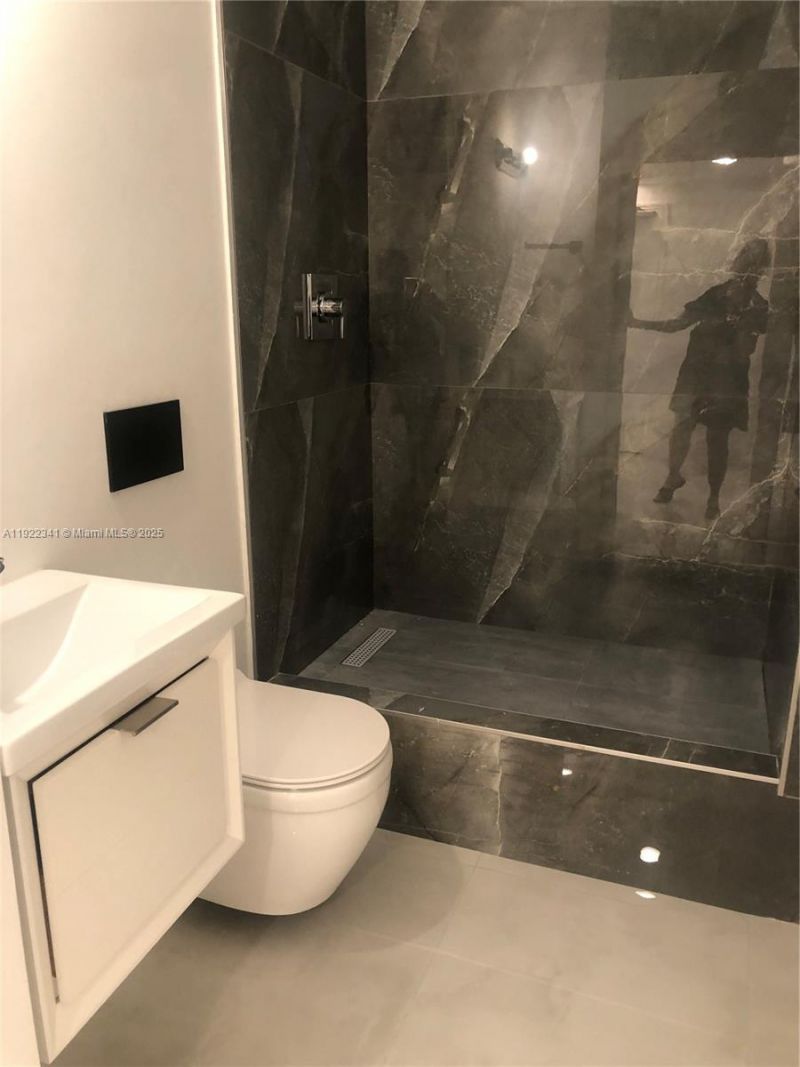 10185 Collins Ave, Unit 1022, Bal Harbour, FL 33154 Photo