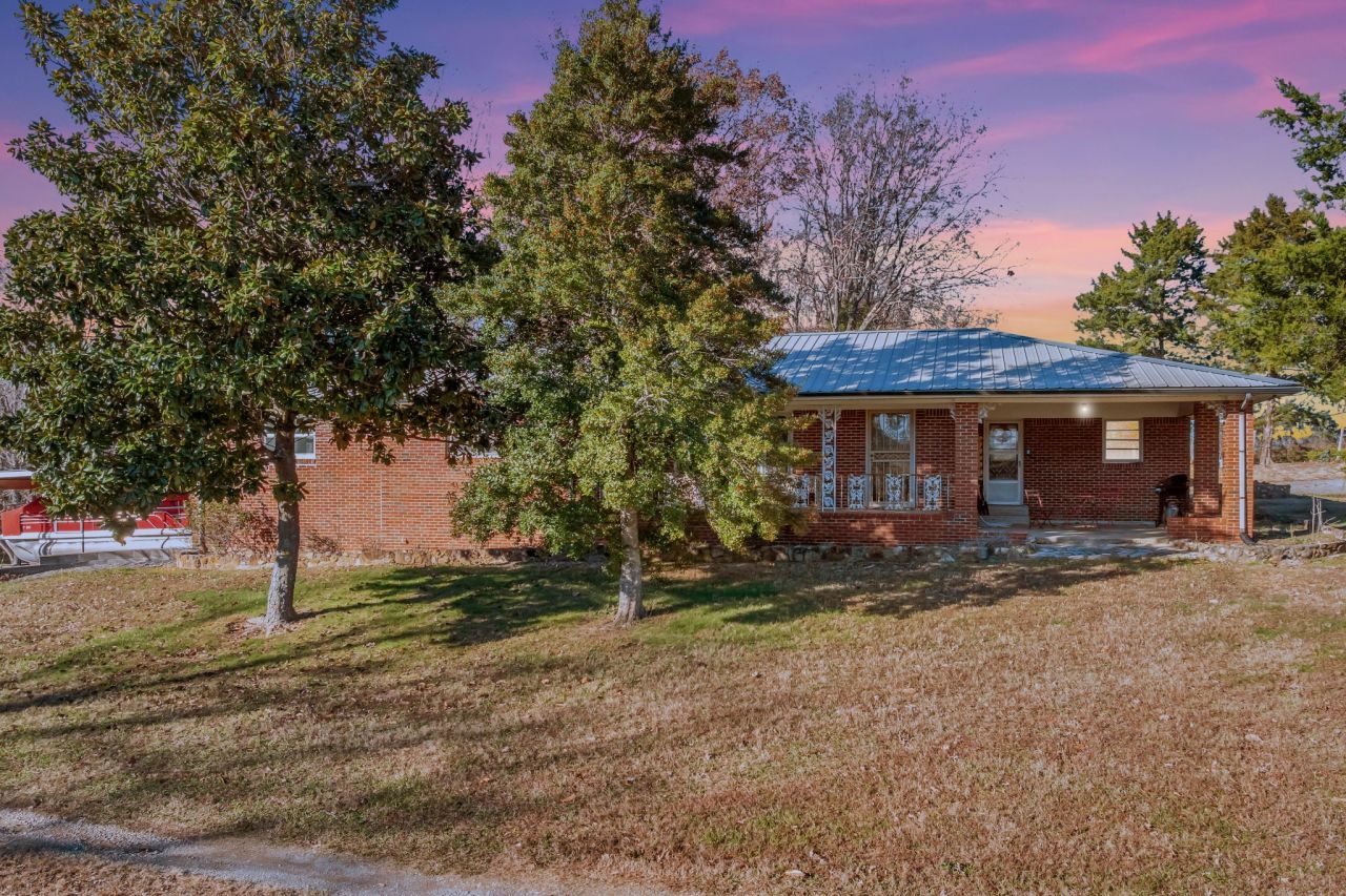 1655 Highway 13, Cunningham, TN 37052 Main Photo