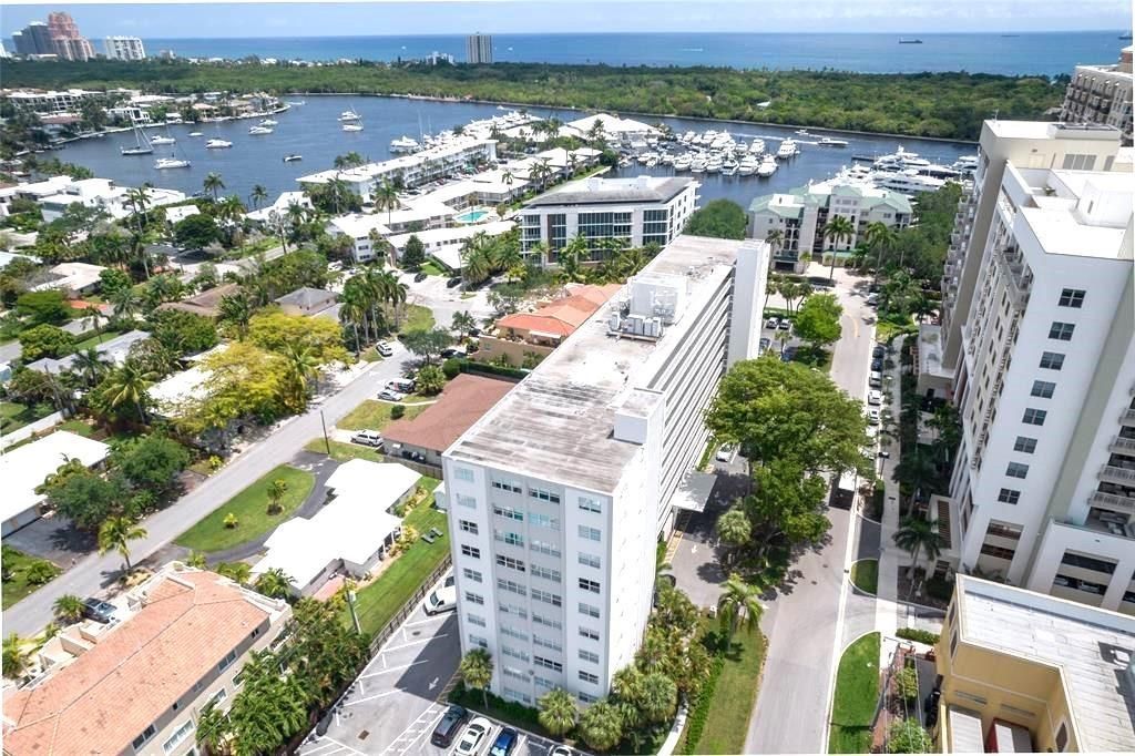 2555 NE 11th St, Unit 402, Fort Lauderdale, FL 33304 Photo