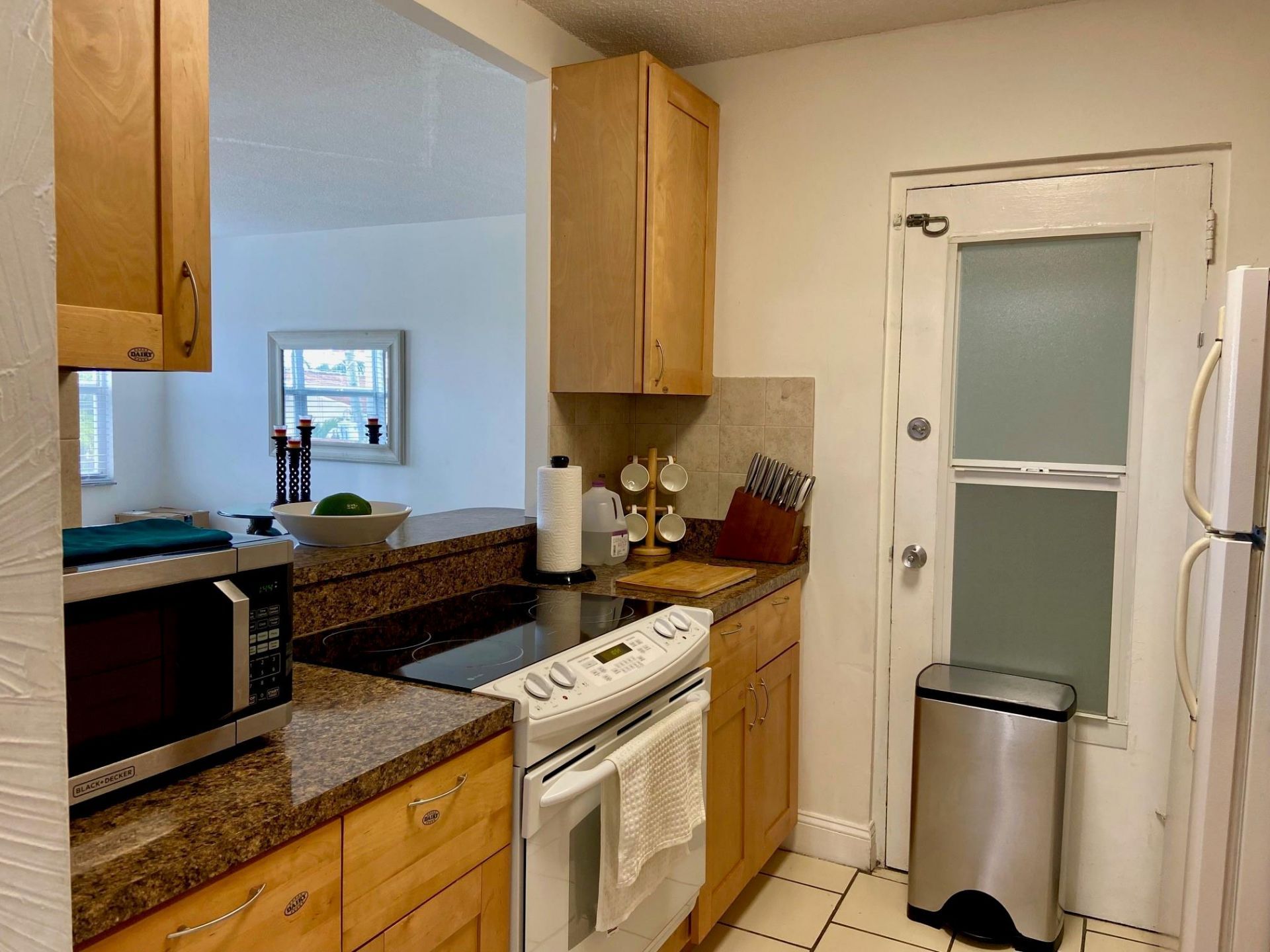 2555 NE 11th St, Unit 402, Fort Lauderdale, FL 33304 Photo