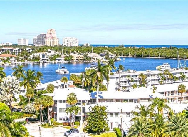 2555 NE 11th Street, Unit 402, Fort Lauderdale, FL 33304 Photo