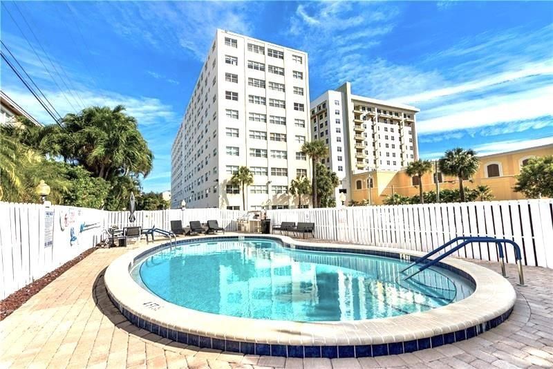 2555 NE 11th Street, Unit 402, Fort Lauderdale, FL 33304 Photo