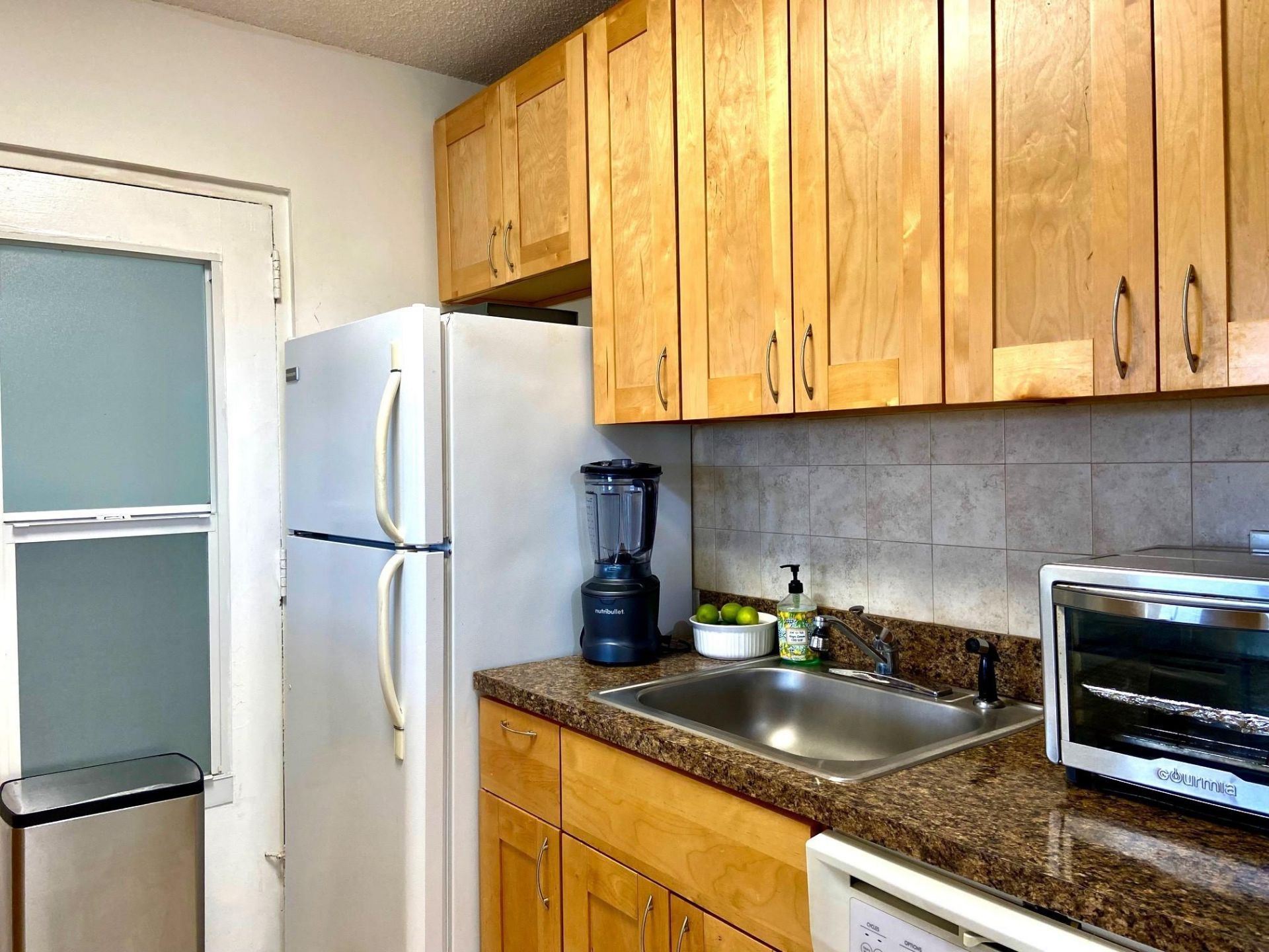 2555 NE 11th Street, Unit 402, Fort Lauderdale, FL 33304 Photo