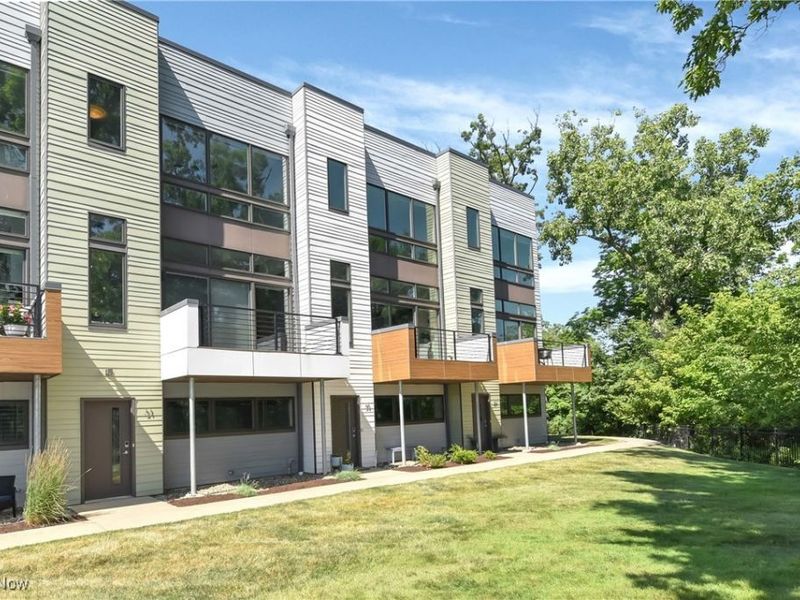 18875 Riversouth Terrace, Unit 31, Fairview Park, OH 44126 Photo 2