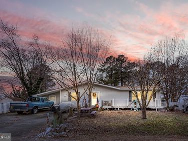 3504 WAKEFIELD ST, COLONIAL BEACH, VA 22443