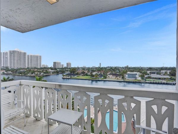 3113 S Ocean Dr, Unit 710, Hallandale Beach, FL 33009