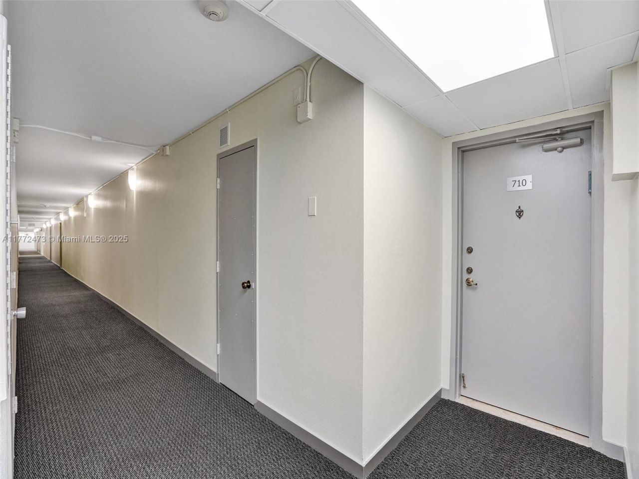 3113 S Ocean Dr, Unit 710, Hallandale Beach, FL 33009 Photo