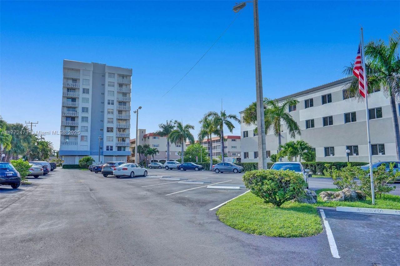 3113 S Ocean Dr, Unit 710, Hallandale Beach, FL 33009 Photo