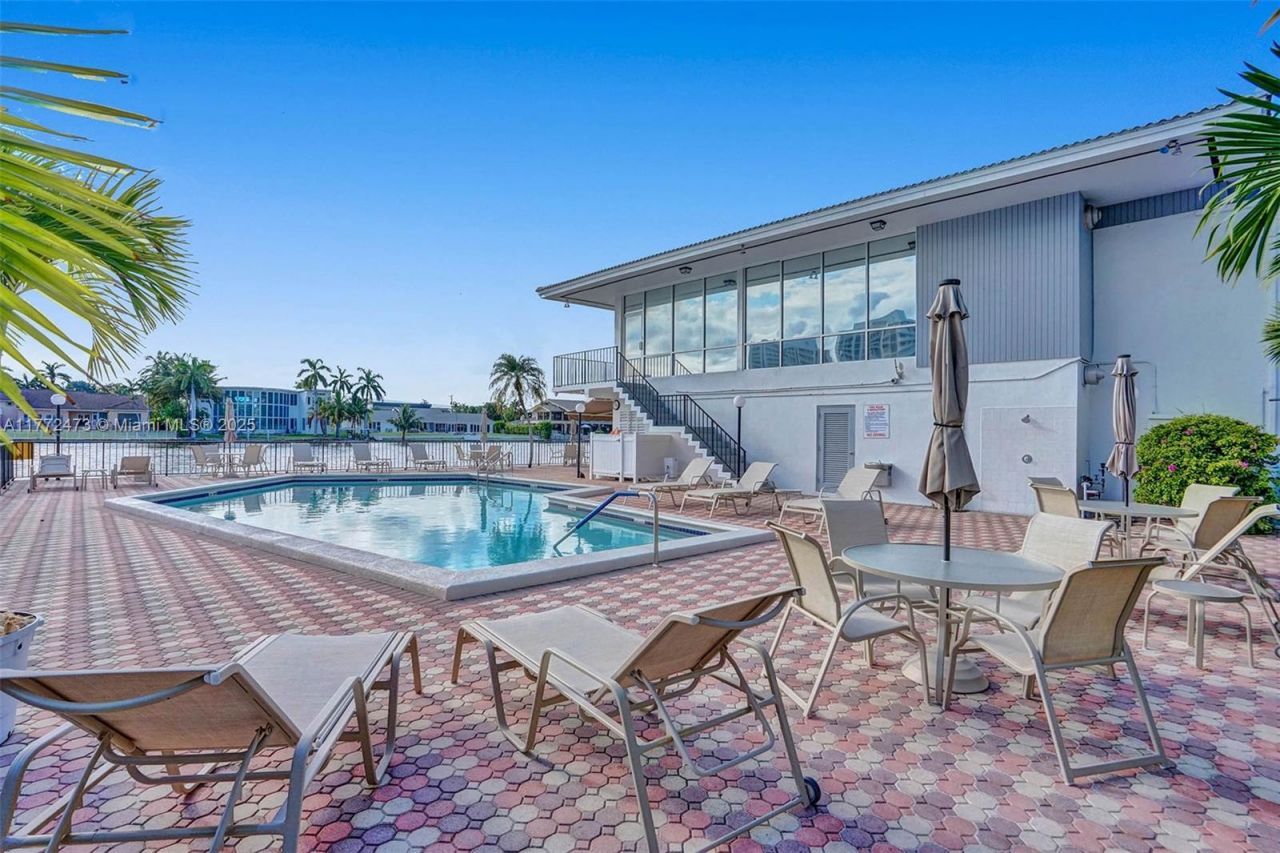 3113 S Ocean Dr, Unit 710, Hallandale Beach, FL 33009 Photo