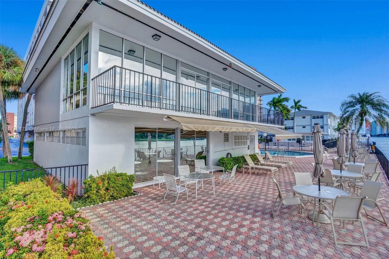 3113 S Ocean Dr, Unit 710, Hallandale Beach, FL 33009 Photo