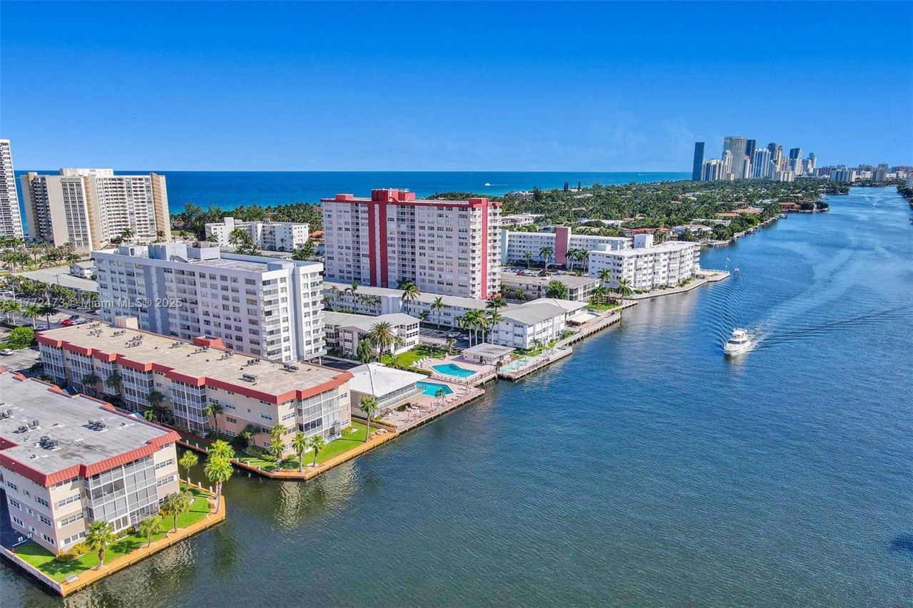 3113 S Ocean Dr, Unit 710, Hallandale Beach, FL 33009 Photo