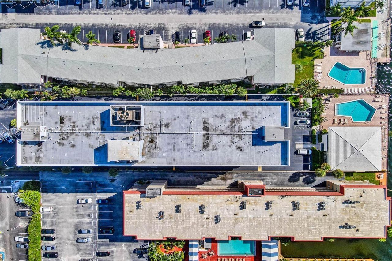 3113 S Ocean Dr, Unit 710, Hallandale Beach, FL 33009 Photo