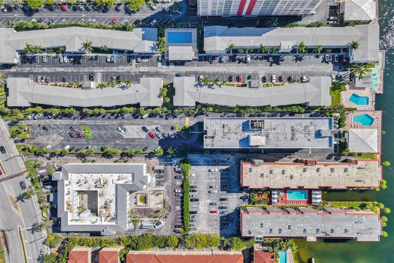 3113 S Ocean Dr, Unit 710, Hallandale Beach, FL 33009 Photo