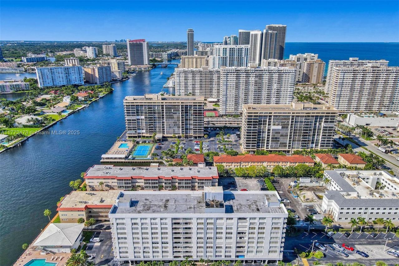3113 S Ocean Dr, Unit 710, Hallandale Beach, FL 33009 Photo