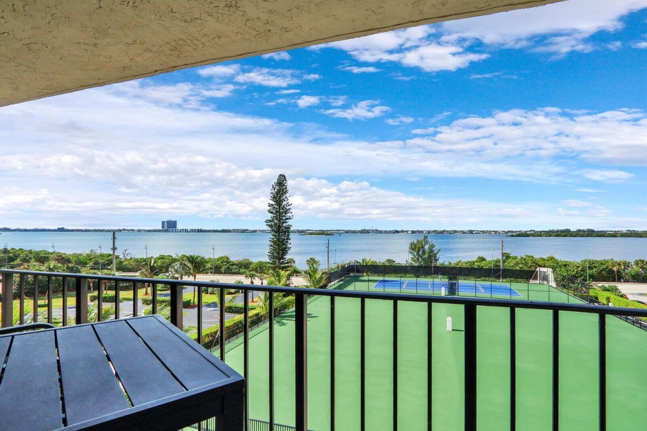 5420 N Ocean Drive, Unit 506, Singer Island, FL 33404 Photo