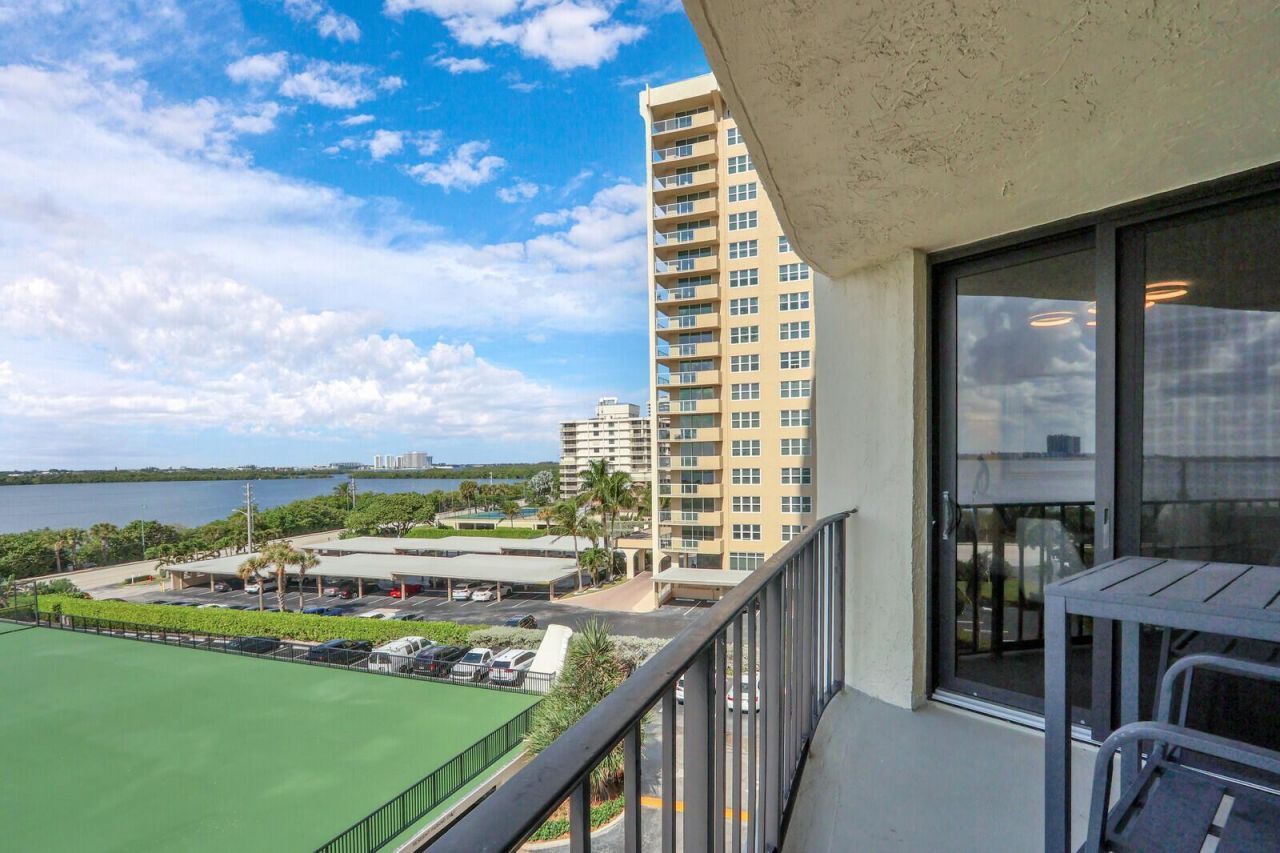 5420 N Ocean Drive, Unit 506, Singer Island, FL 33404 Photo