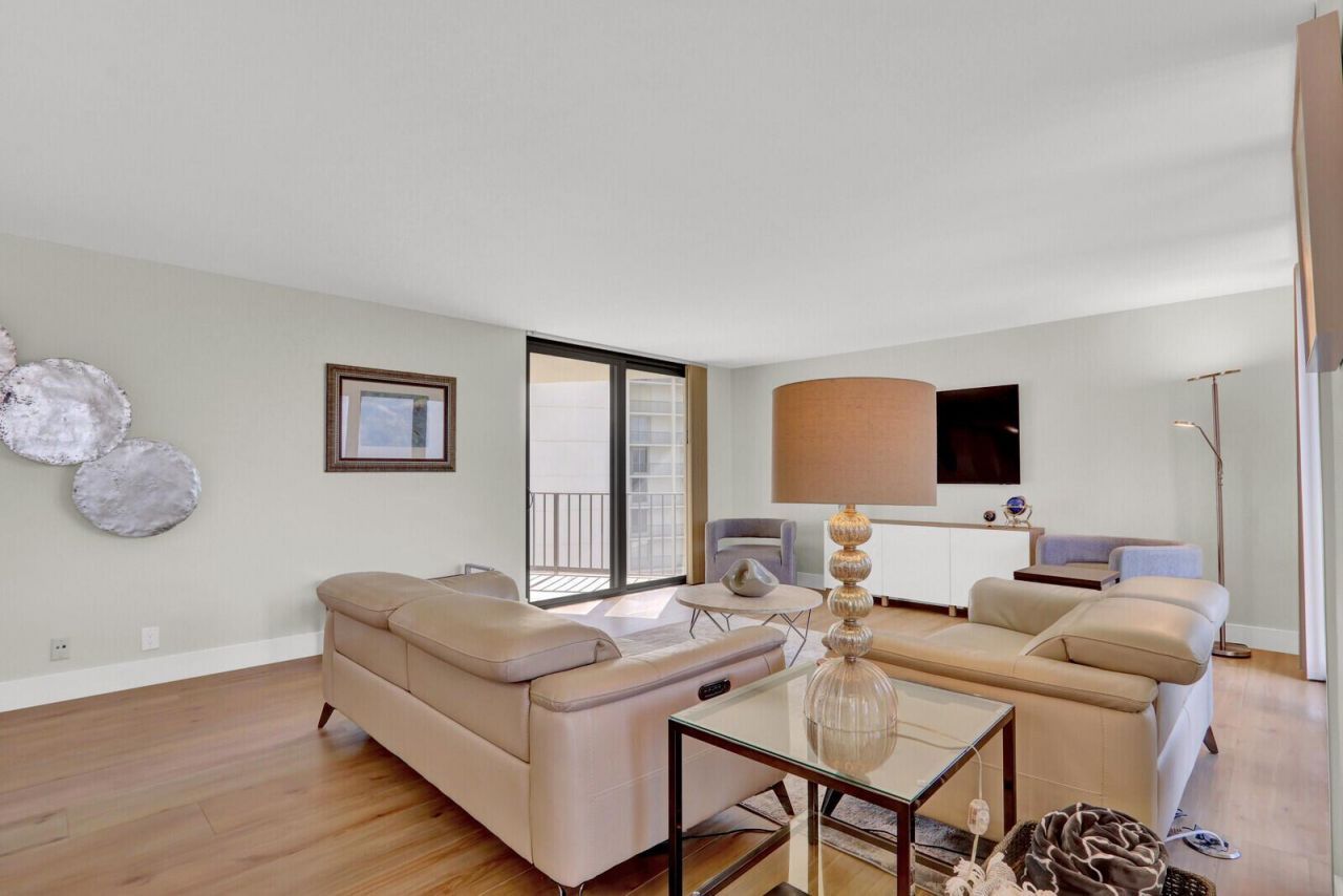 5420 N Ocean Drive, Unit 506, Singer Island, FL 33404 Photo