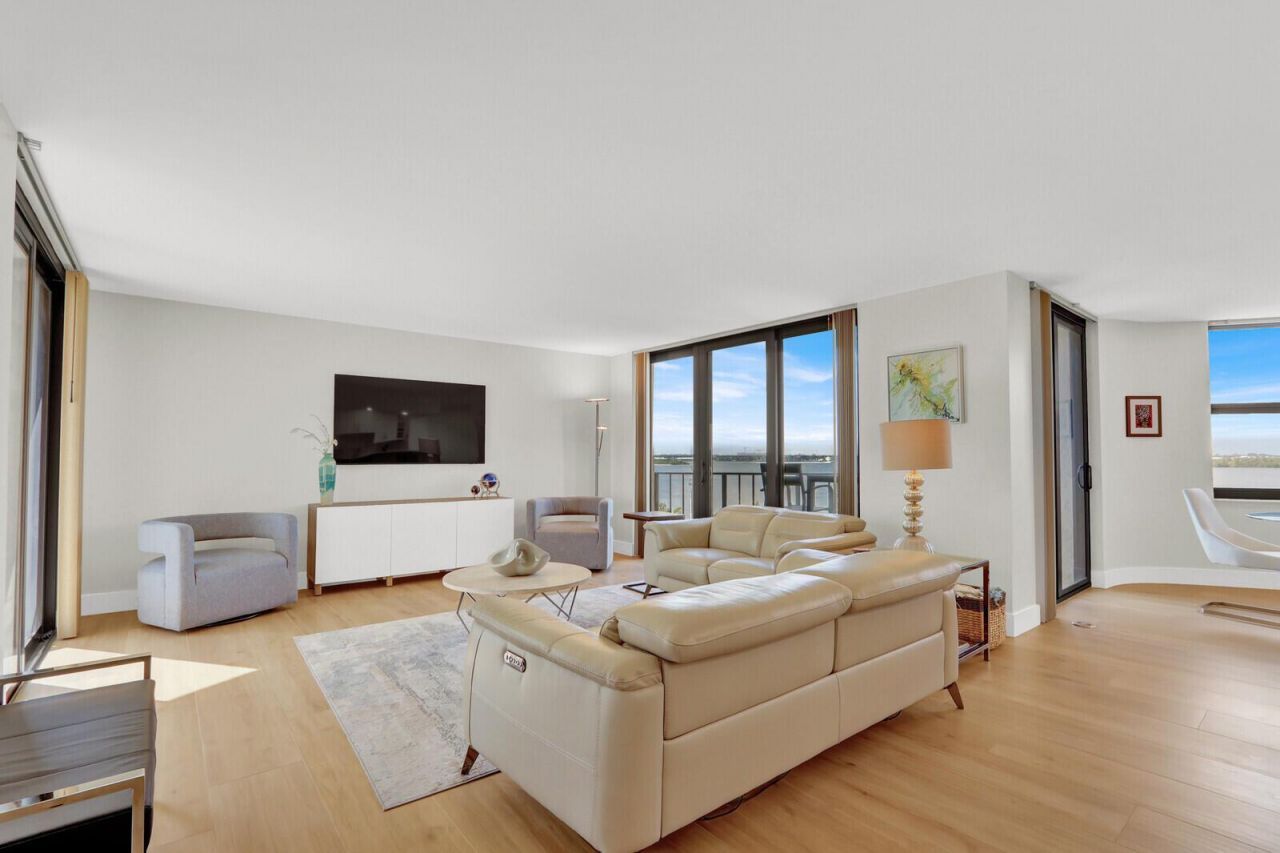 5420 N Ocean Drive, Unit 506, Singer Island, FL 33404 Photo