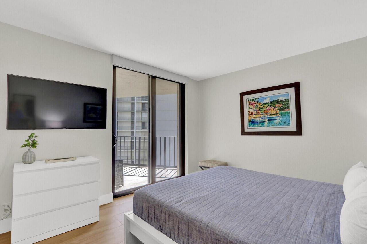 5420 N Ocean Drive, Unit 506, Singer Island, FL 33404 Photo