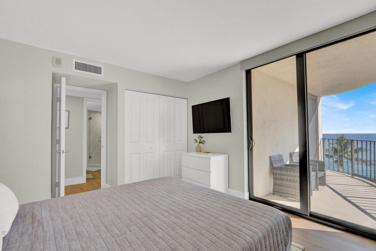 5420 N Ocean Drive, Unit 506, Singer Island, FL 33404 Photo