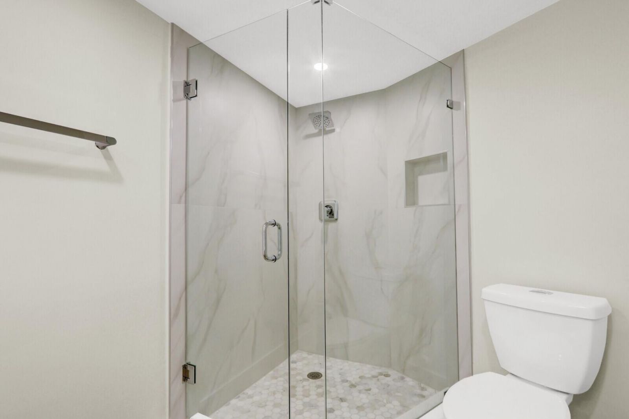 5420 N Ocean Drive, Unit 506, Singer Island, FL 33404 Photo