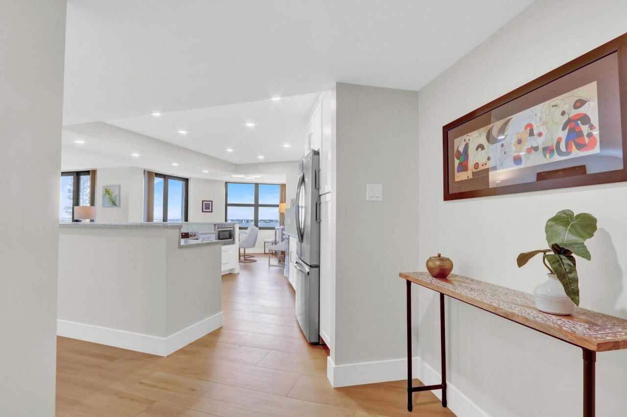 5420 N Ocean Drive, Unit 506, Singer Island, FL 33404 Photo