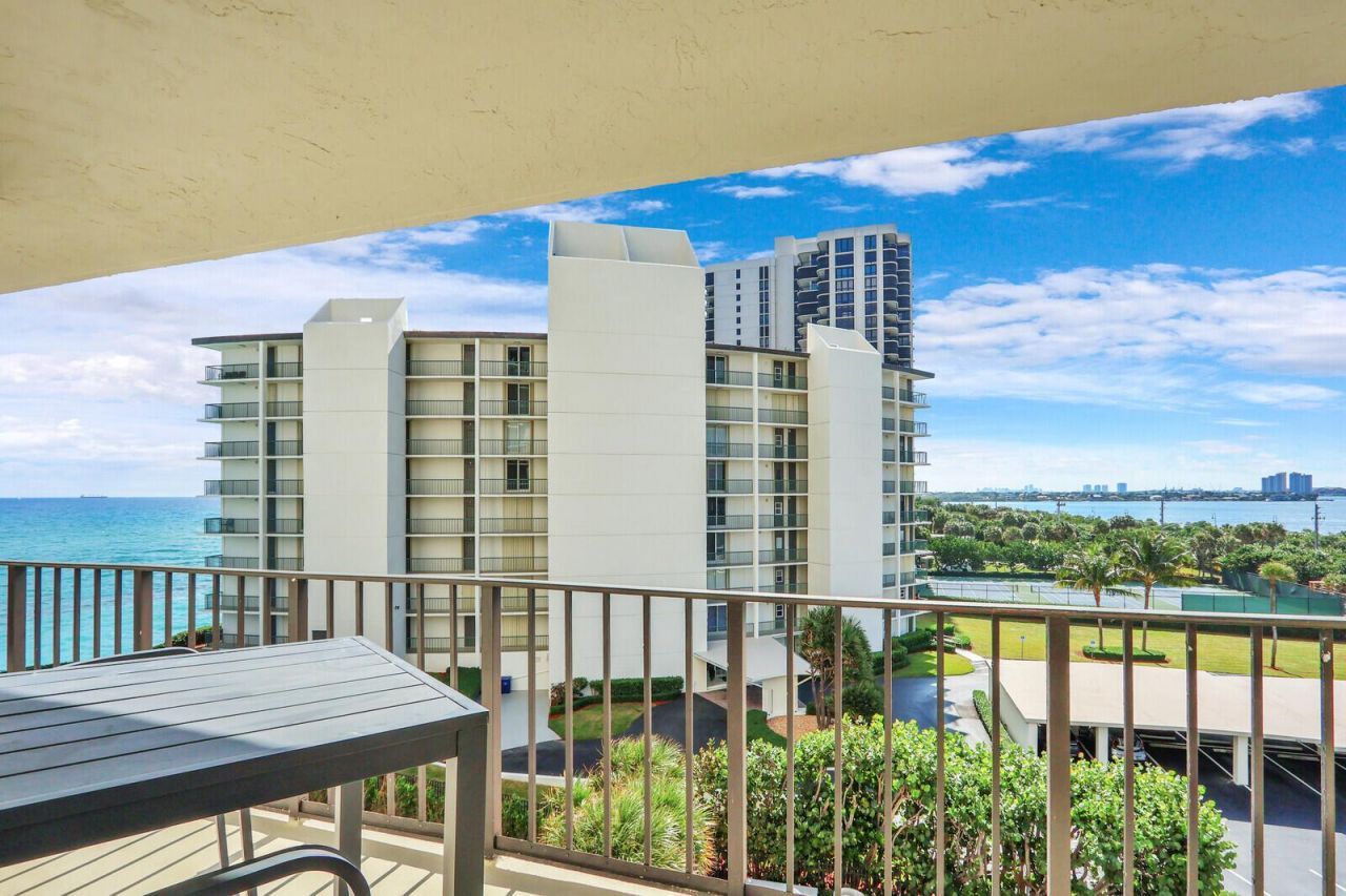 5420 N Ocean Drive, Unit 506, Singer Island, FL 33404 Photo