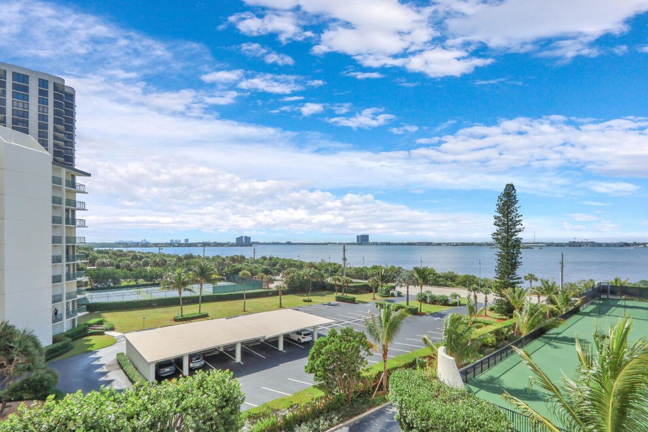 5420 N Ocean Drive, Unit 506, Singer Island, FL 33404 Photo