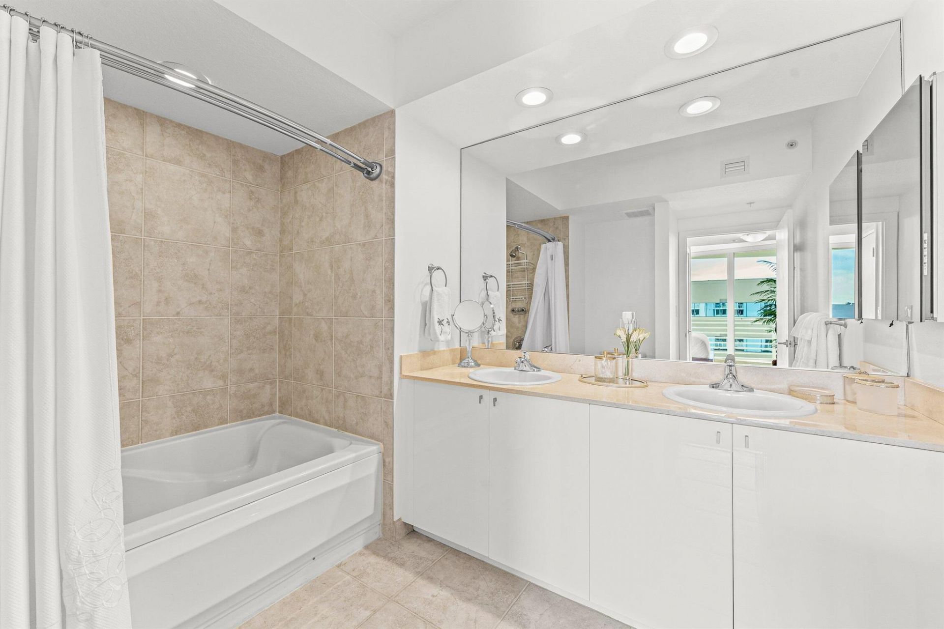 1551 N Flagler Drive, Unit 1415, West Palm Beach, FL 33401 Photo