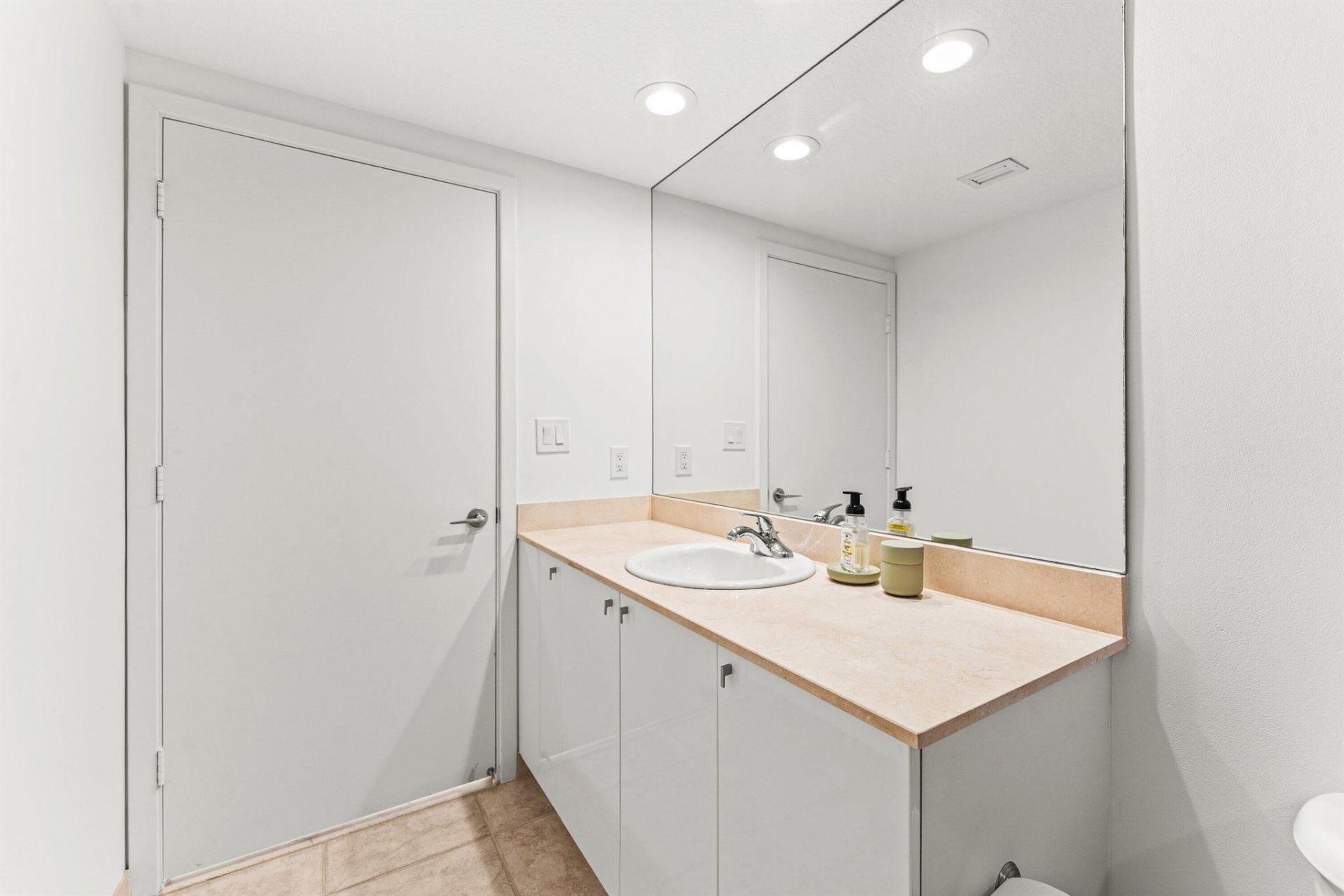 1551 N Flagler Drive, Unit 1415, West Palm Beach, FL 33401 Photo