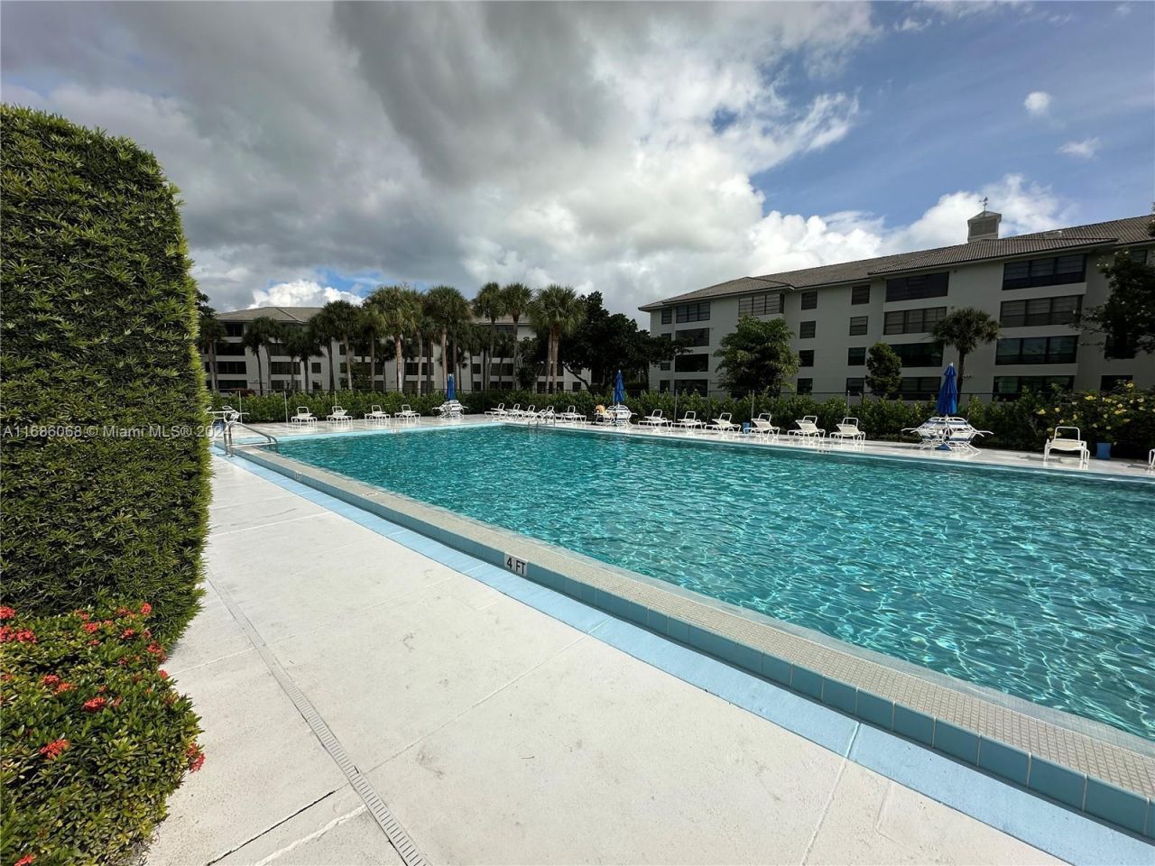 3650 Whitehall Drive, Unit 304, West Palm Beach, FL 33401 Photo