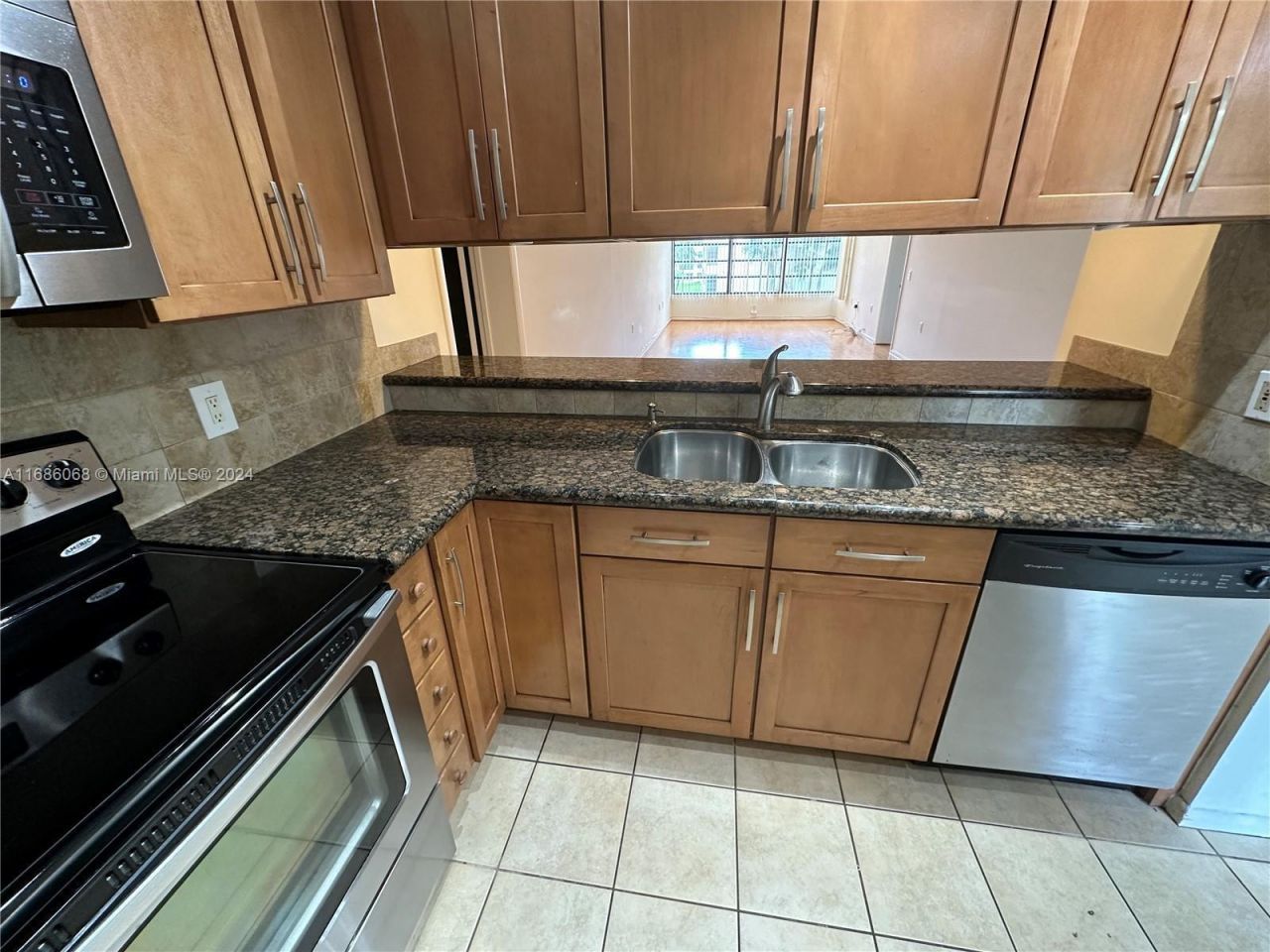 3650 Whitehall Drive, Unit 304, West Palm Beach, FL 33401 Photo