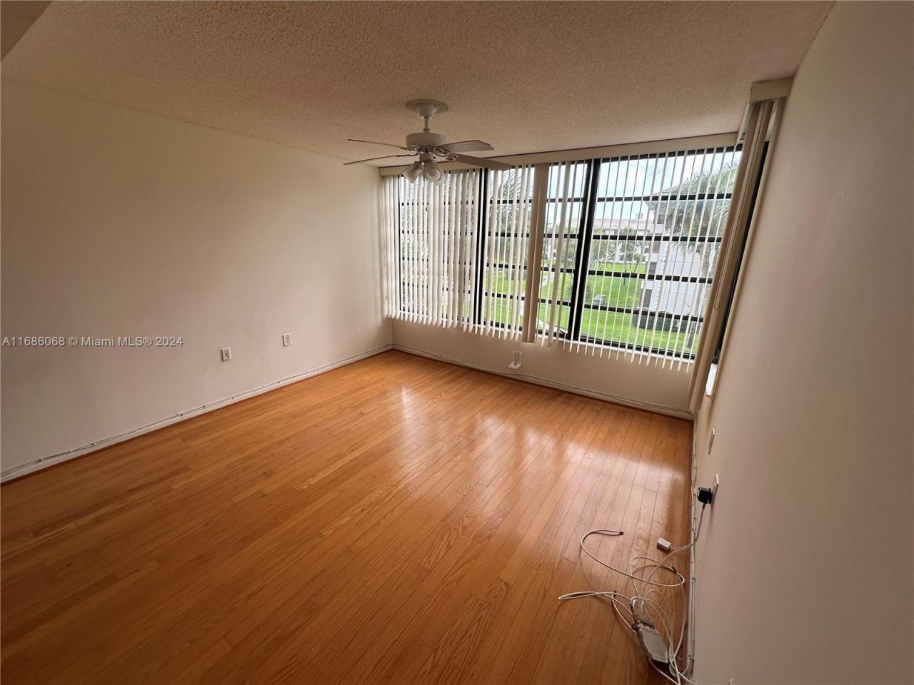 3650 Whitehall Drive, Unit 304, West Palm Beach, FL 33401 Photo