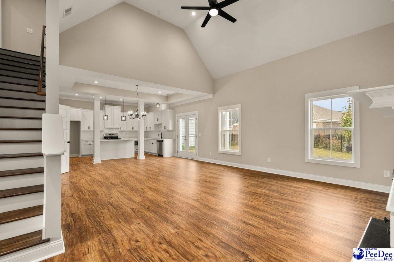 1075 Wessex Drive Photo 11