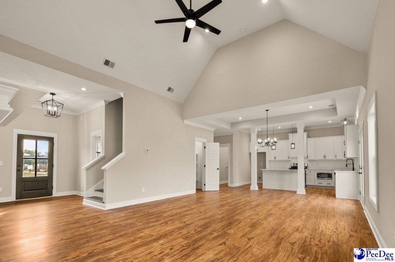 1075 Wessex Drive Photo 12