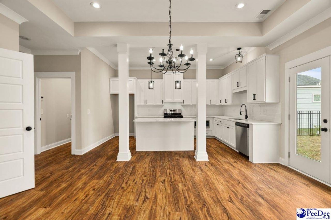 1075 Wessex Drive Photo 14