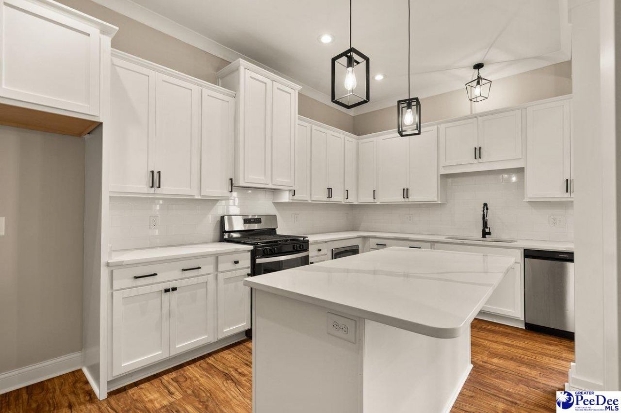 1075 Wessex Drive Photo 16