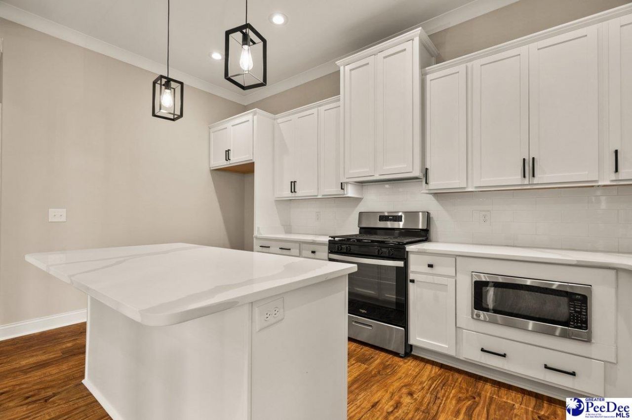 1075 Wessex Drive Photo 18