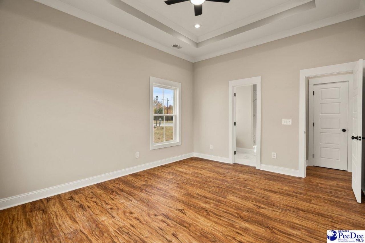 1075 Wessex Drive Photo 24