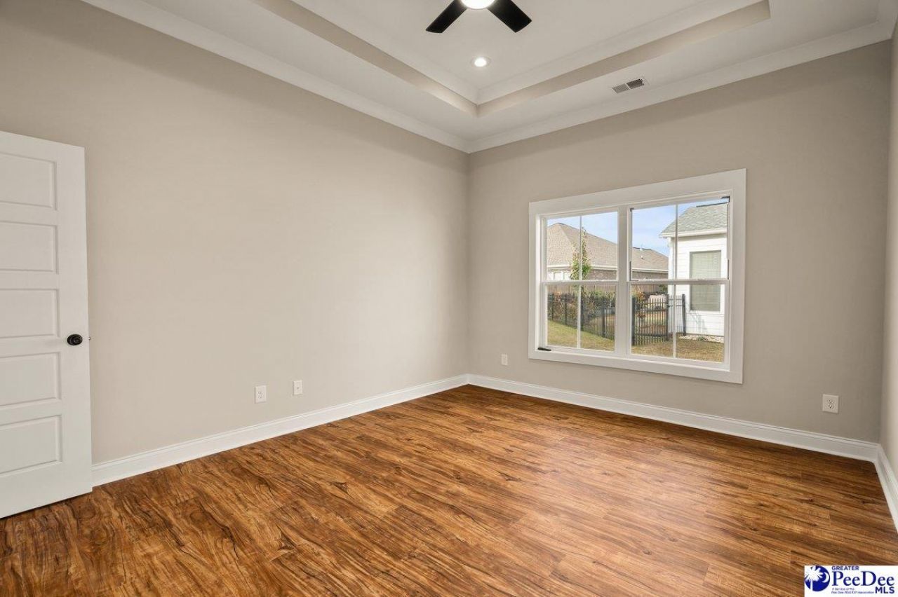 1075 Wessex Drive Photo 25